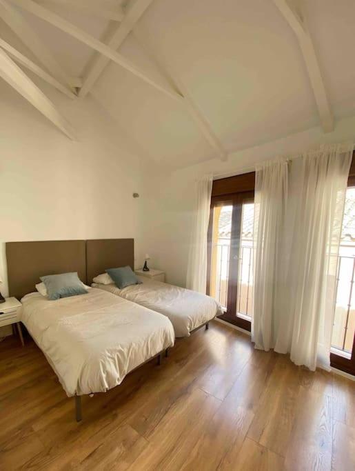 Atico En Toledo Con Terraza Appartement Buitenkant foto